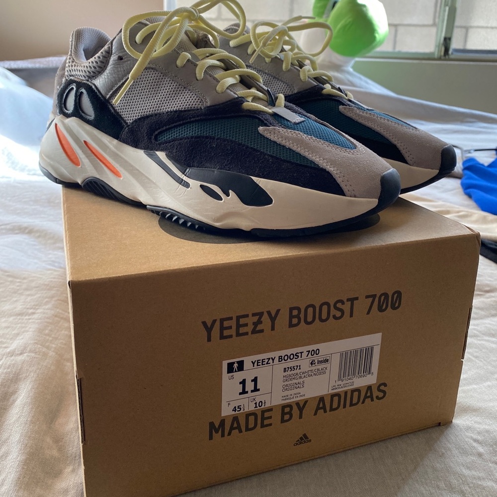 Yeezy Boost 700 Waverunner